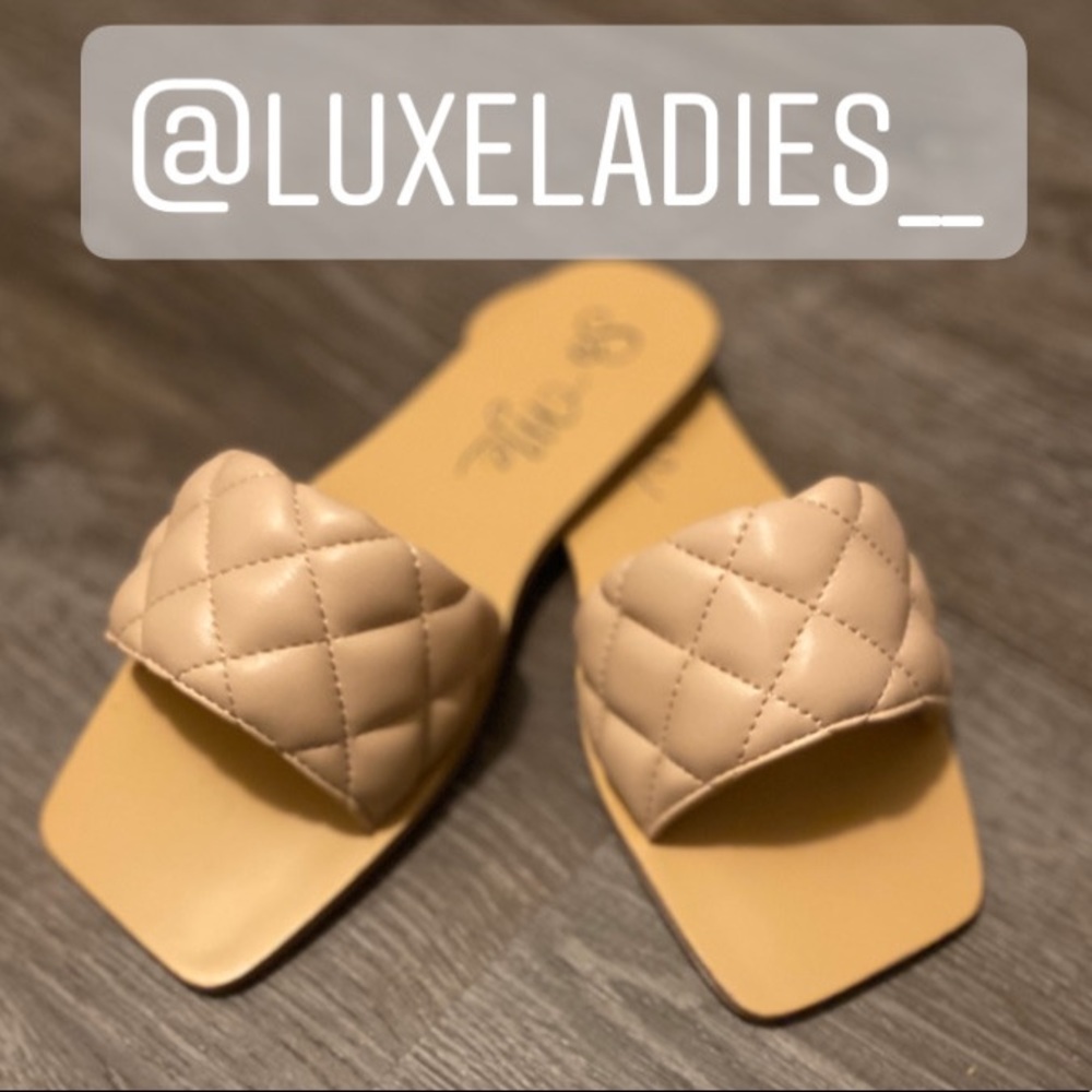 Nude Flat sandal